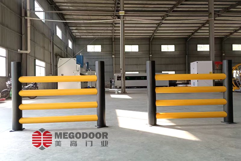 物流月台柔性上翻门：安全与效率的智能平衡解决方案缩略图