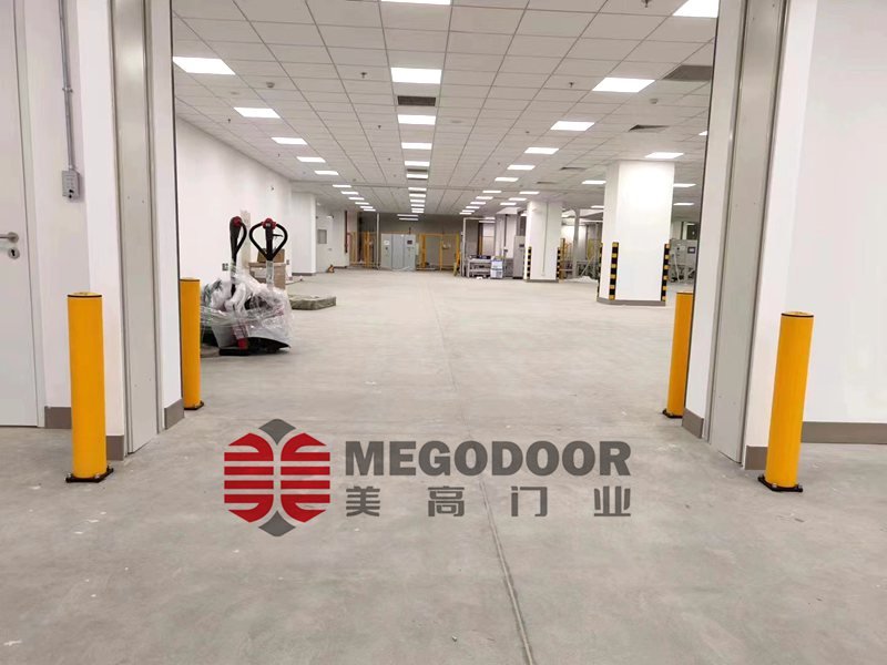 柔性防撞柱在物流厂房中的应用优势缩略图